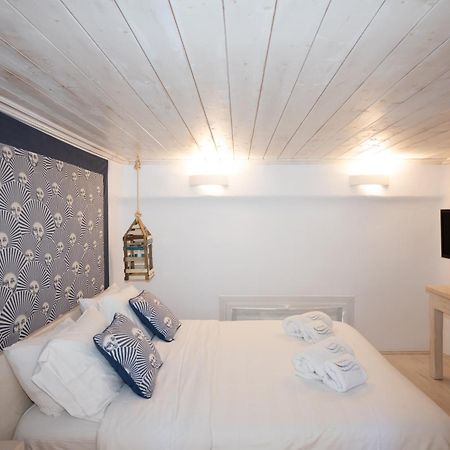 Blue, White And Grey Suites Ornos  Extérieur photo