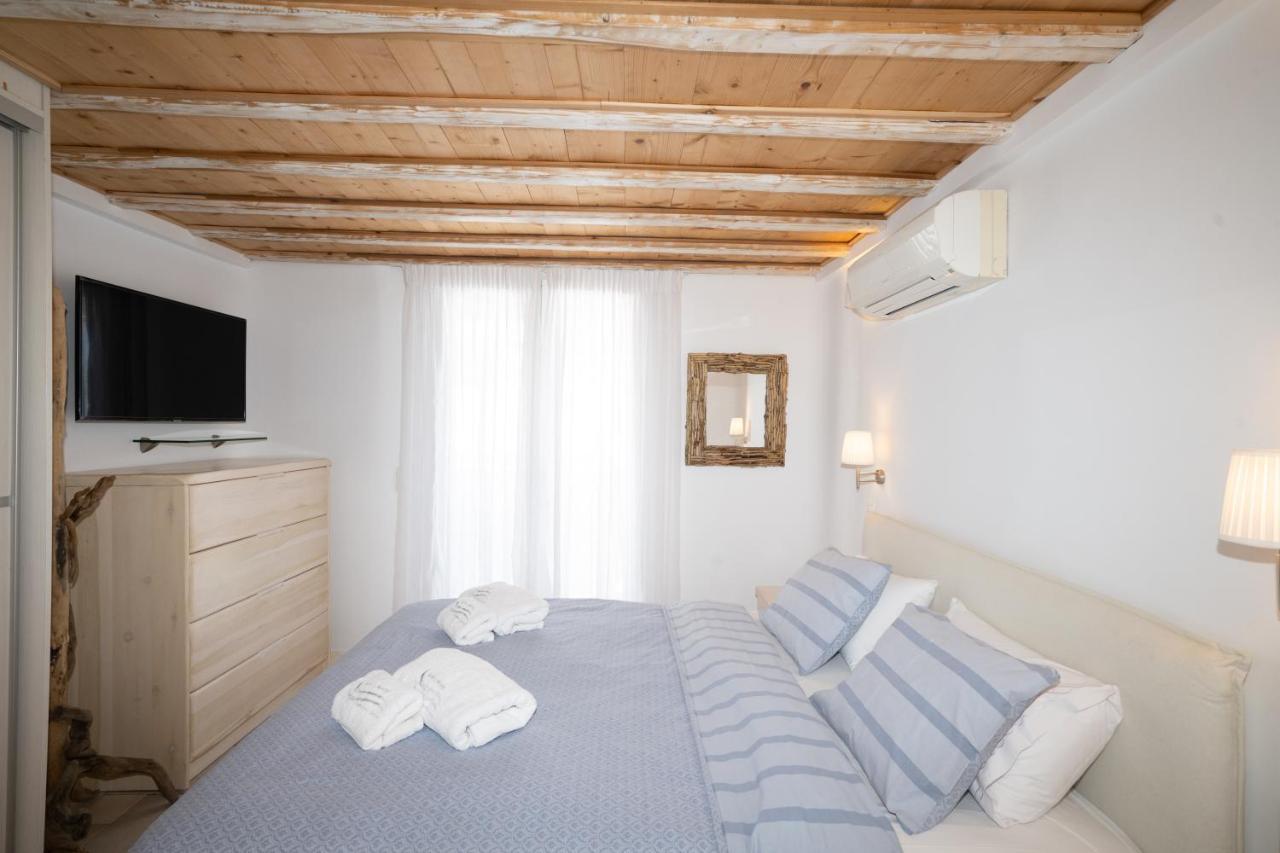 Blue, White And Grey Suites Ornos  Extérieur photo