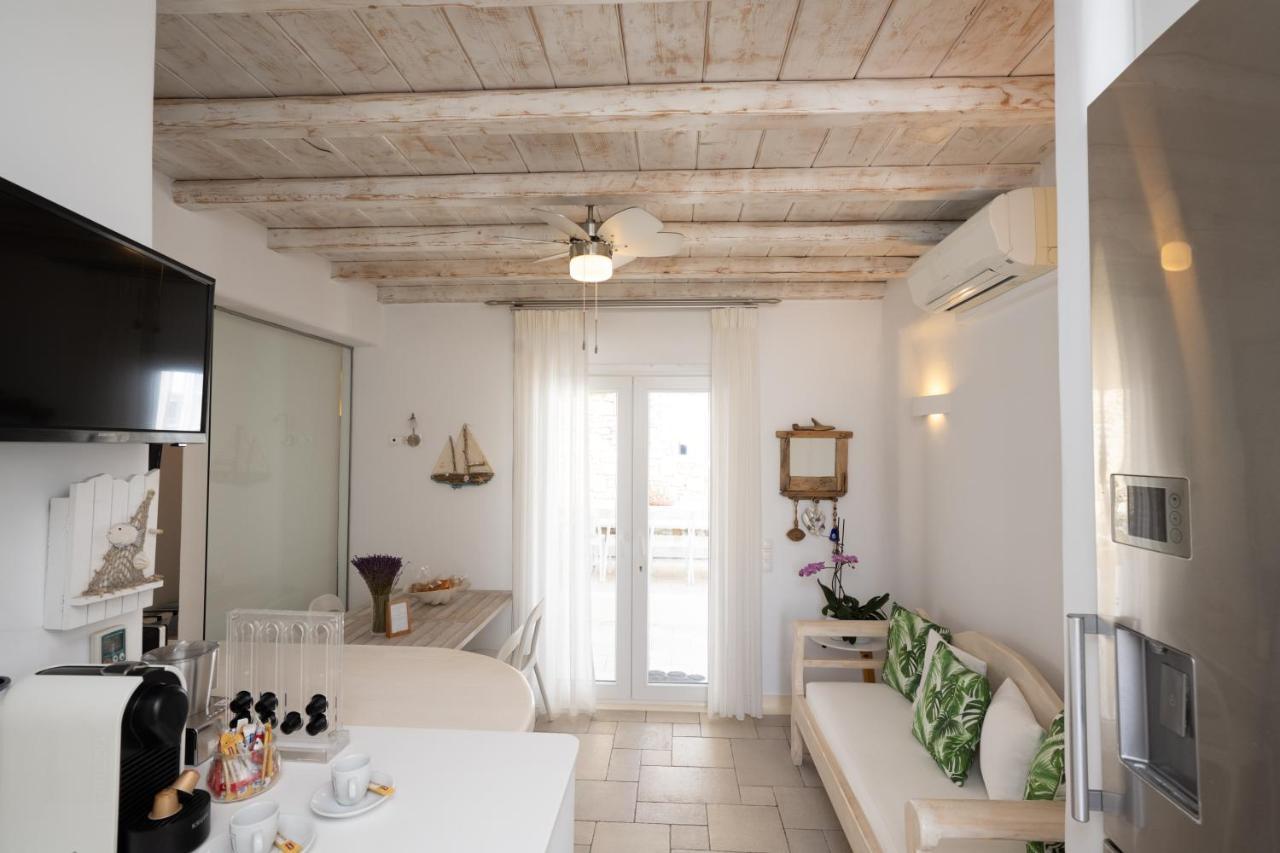 Blue, White And Grey Suites Ornos  Extérieur photo