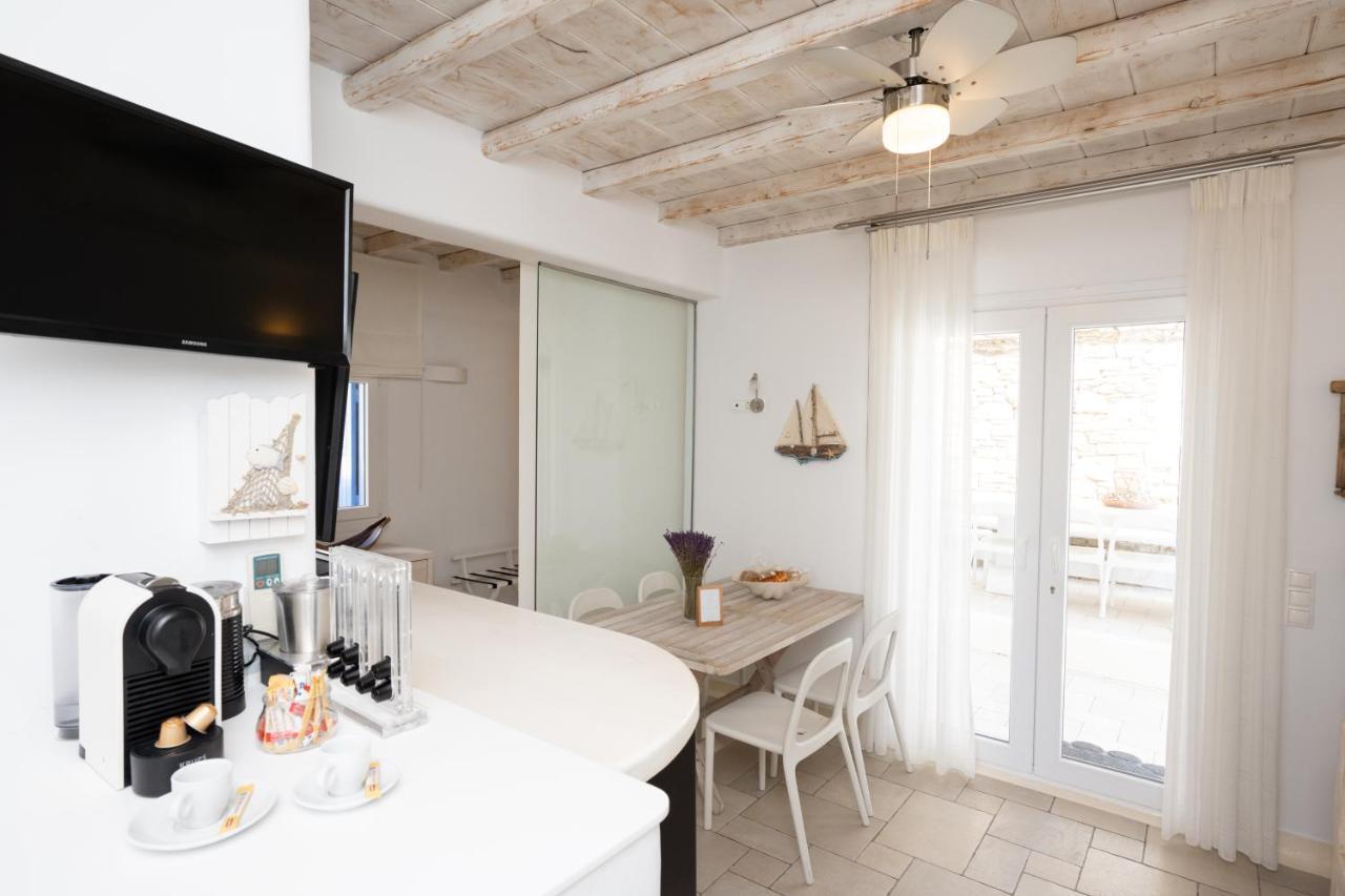 Blue, White And Grey Suites Ornos  Extérieur photo