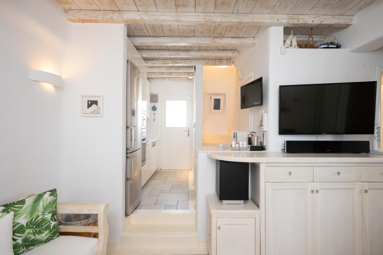 Blue, White And Grey Suites Ornos  Extérieur photo