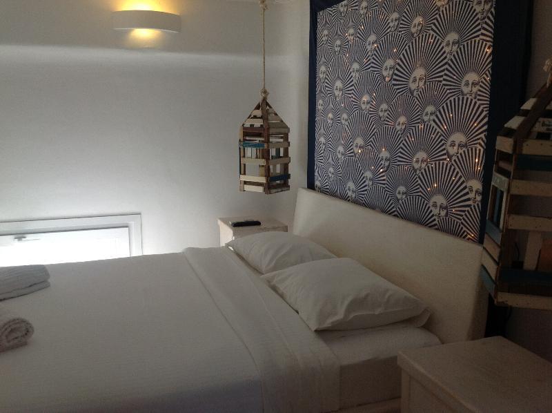 Blue, White And Grey Suites Ornos  Extérieur photo